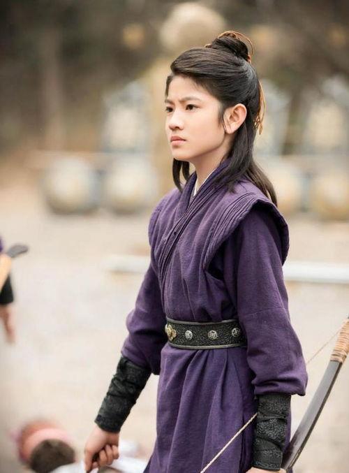 娱乐吃瓜女艺人红后,揭秘娱乐圈吃瓜女艺人崛起之路 第2张 娱乐吃瓜女艺人红后,揭秘娱乐圈吃瓜女艺人崛起之路 第2张